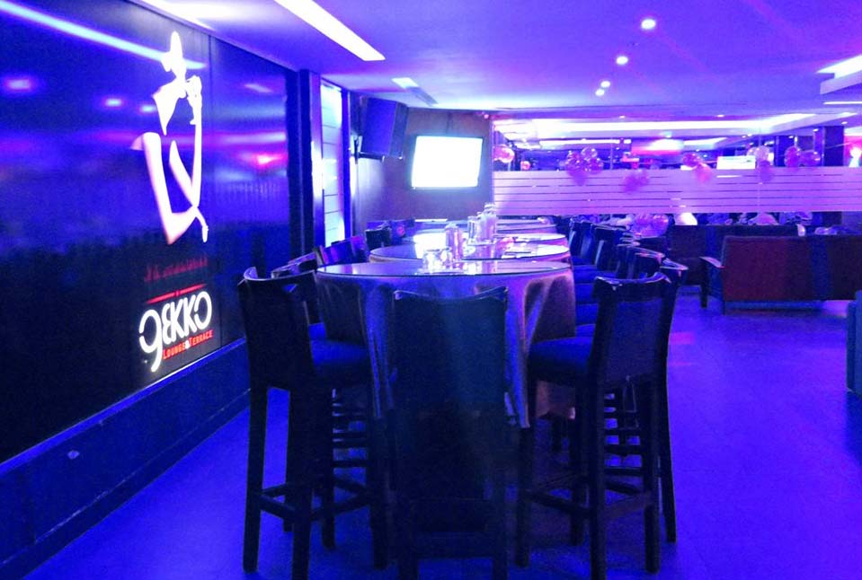 Gekko Lounge & Terrace, Kampala Uganda, Good food in Kampala, Food & Drink, Top Bar, Top Restaurant, Lounge, Top Bar and Lounge, Food, Beer, Wine, Spirits, Cocktail bar, Amazing beer prices, Cheap Beer, Great Place to Drink after work , Gins and local beers, grilled food and wood-fired pizzas, Chatting and Drinking, Chilling with friends and mates, Date night, Eating and Drinking, Private parties, Drinking and Dancing, Cocktail Bar, Lounge Bar, Party Bar, Kampala Pub, Lively DJ nights, Lively Music, Great Beer Drink Out, Tasteful Delicious food in Kampala, Amazing Drinking Joint in Kampala Uganda, Ugabox